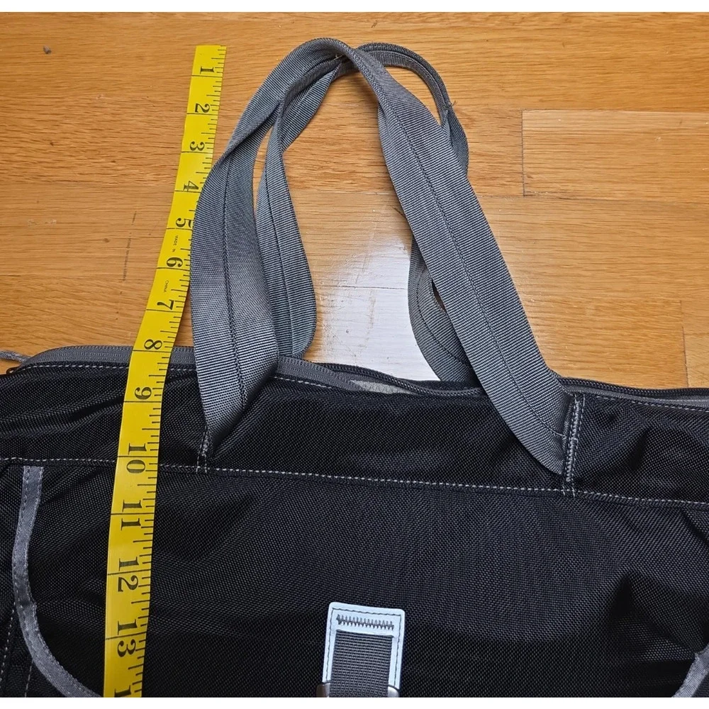 Timbuk2 M Nylon Laptop Messenger Tote Black Gray Briefcase Crossbody Work Travel